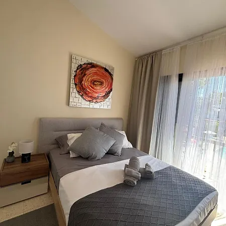 Kyblue Management - 2br Townhouse, Mins From Harbour * פאפוס