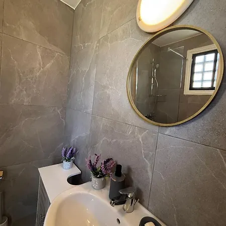 Kyblue Management - 2br Townhouse, Mins From Harbour