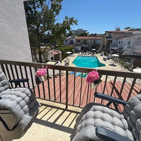 Kyblue Management - 2br Townhouse, Mins From Harbour Paphos