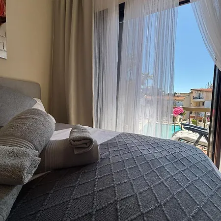 Kyblue Management - 2br Townhouse, Mins From Harbour בית נופש פאפוס